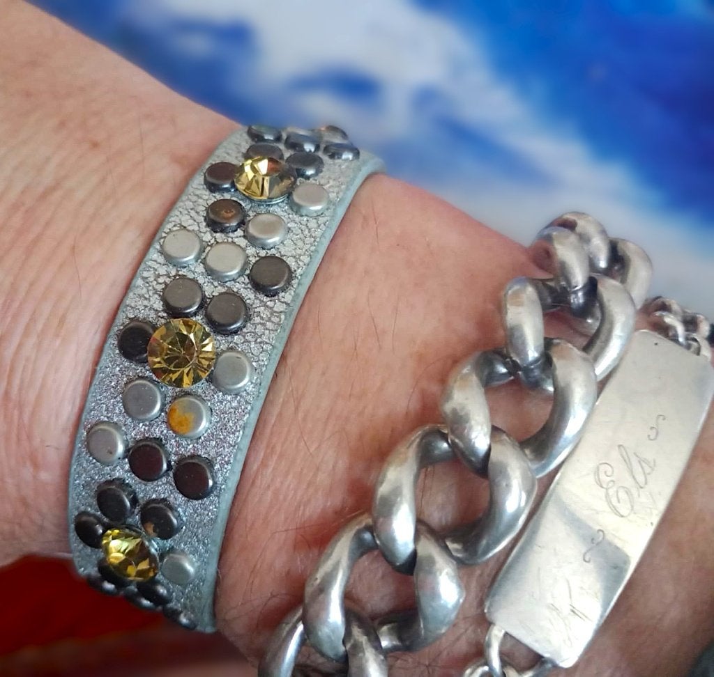 Exclusieve leren studs armband met Gratis Adelaarsveer!, Nieuw, Leer, Met strass, Verzenden