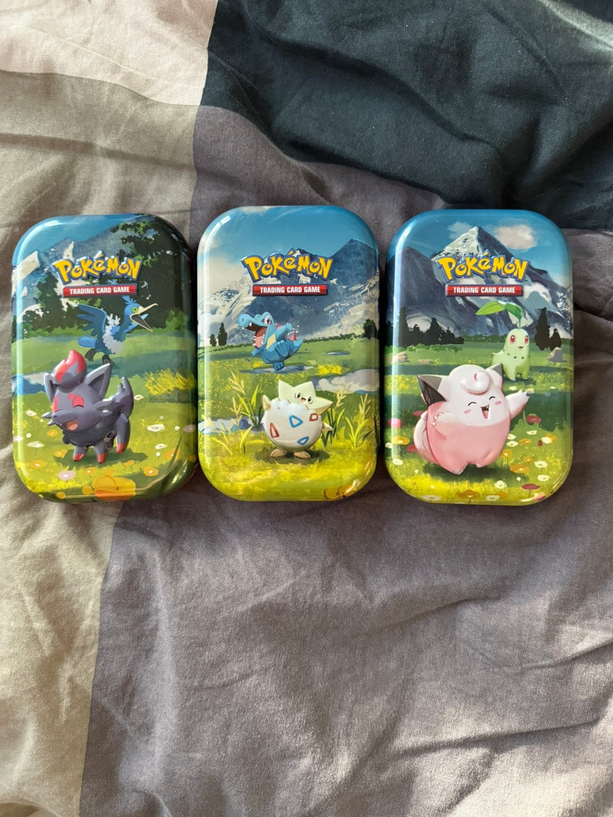 Pokemon tin, Hobby en Vrije tijd, Verzamelkaartspellen | Pokémon, Ophalen of Verzenden, Zo goed als nieuw, Overige typen