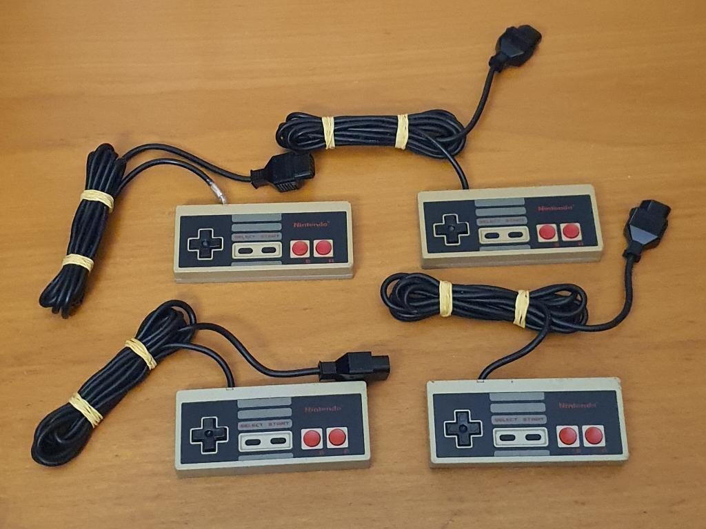 Originele Nintendo NES Controller, Spelcomputers en Games, Games | Nintendo NES, Gebruikt, Overige genres, 1 speler, Vanaf 3 jaar