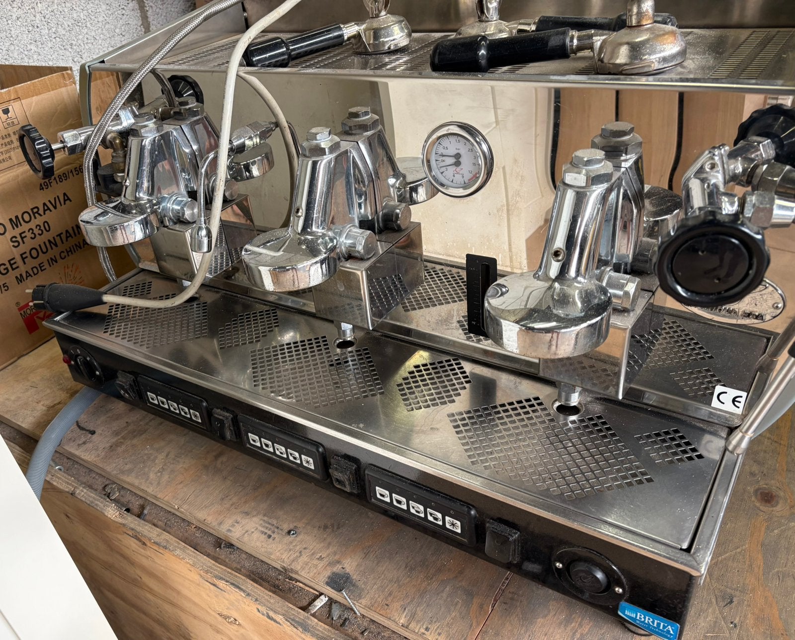 Professionele italiaanse  koffiemachine, La Nuova Era, Ophalen, Gebruikt, Koffie en Espresso