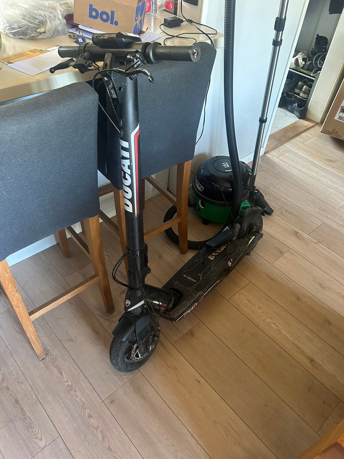 Ducati pro 2 step elektrische step, Ophalen of Verzenden, Zo goed als nieuw, Elektrische step (E-scooter)