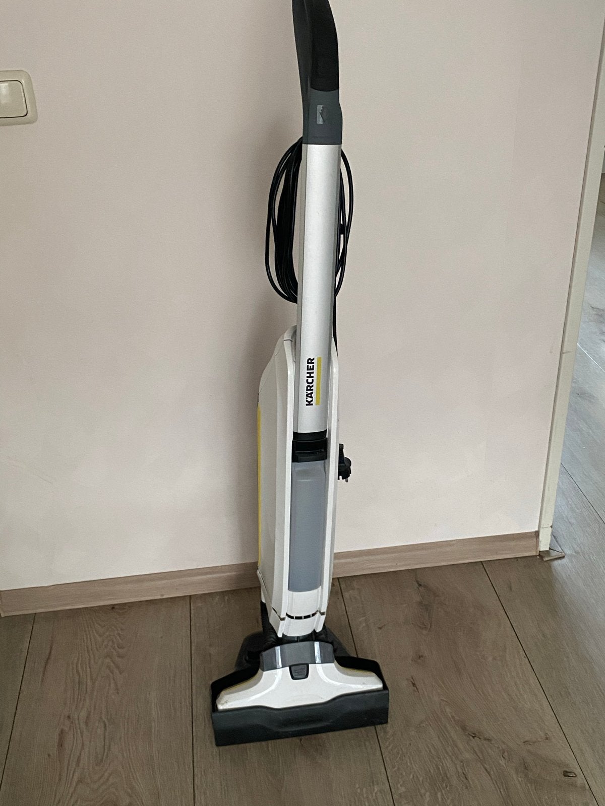 Kärcher FC 5 Harde Vloerreiniger met Rollenset en Reiniger, Doe-het-zelf en Verbouw, Reinigingsmachines, Ophalen, Gebruikt, Schrobmachine