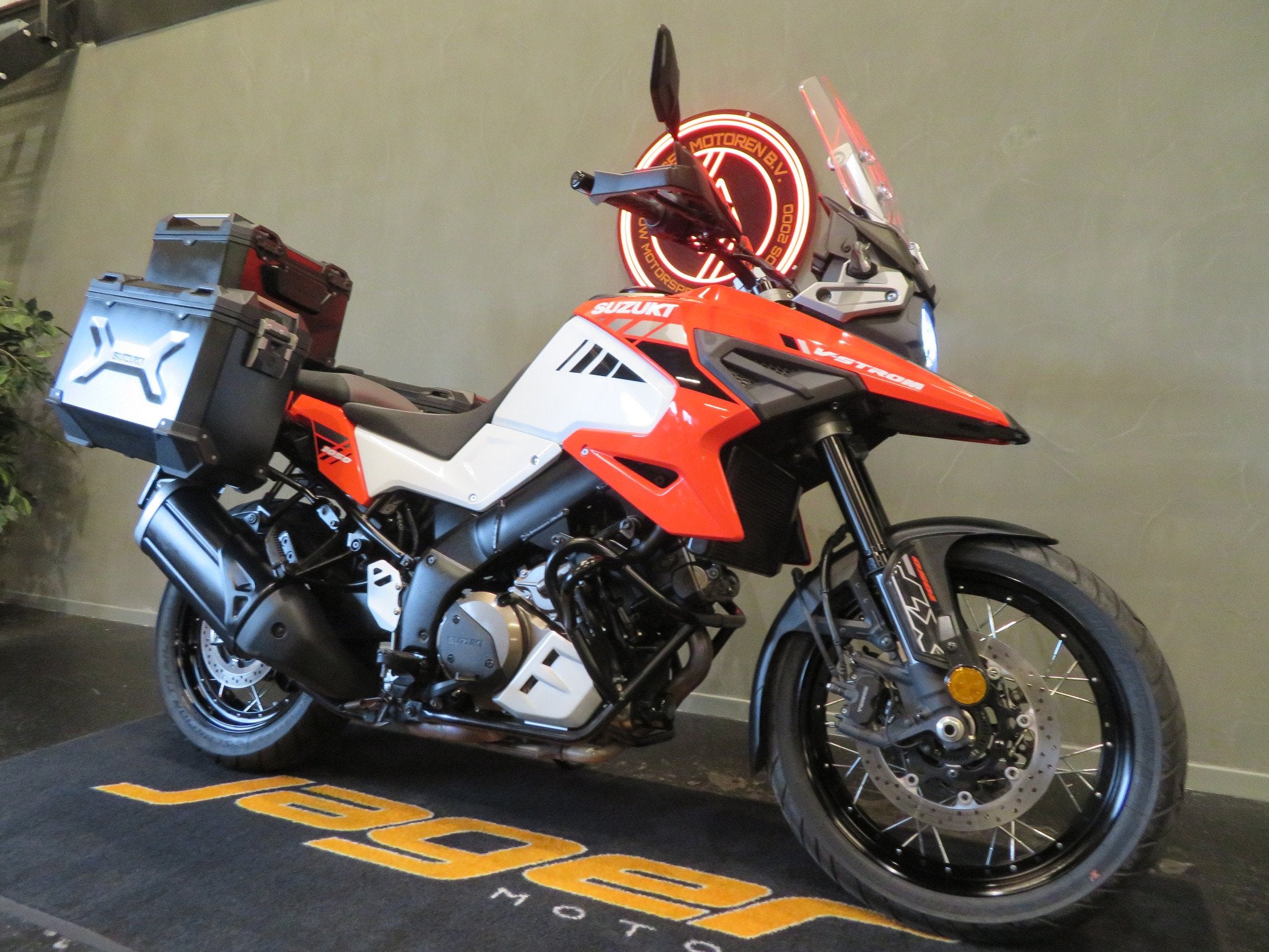 Suzuki DL 1050 V STROM XTA NIEUWSTAAT! (bj 2021), Motoren, Bedrijf, Toermotor, 998 cc
