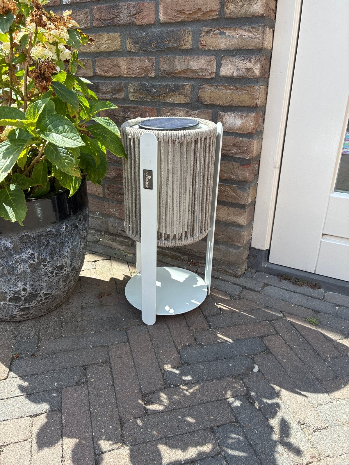 Stijlvolle buitenlamp op zonne-energie, Minder dan 50 watt, Staande lamp, Ophalen of Verzenden, Zo goed als nieuw