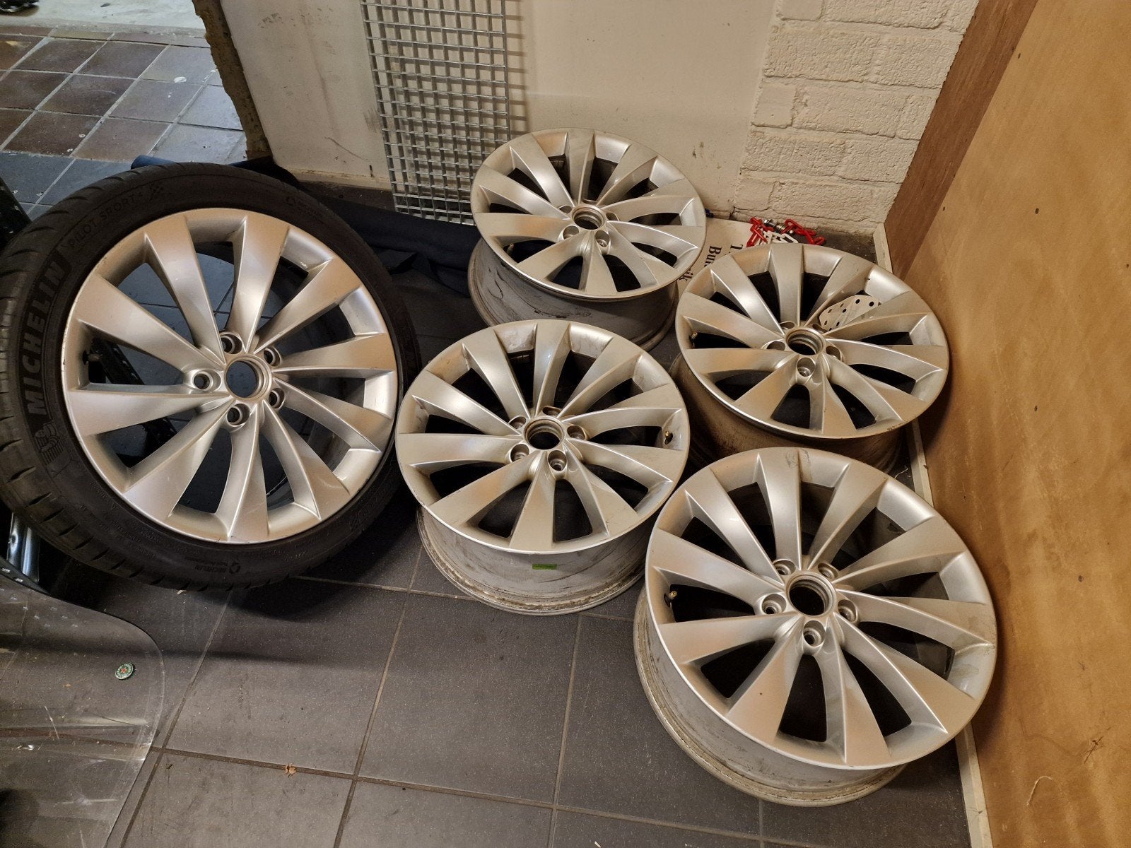 VW velgen 18inch, Auto diversen, Wieldoppen, Ophalen, Gebruikt