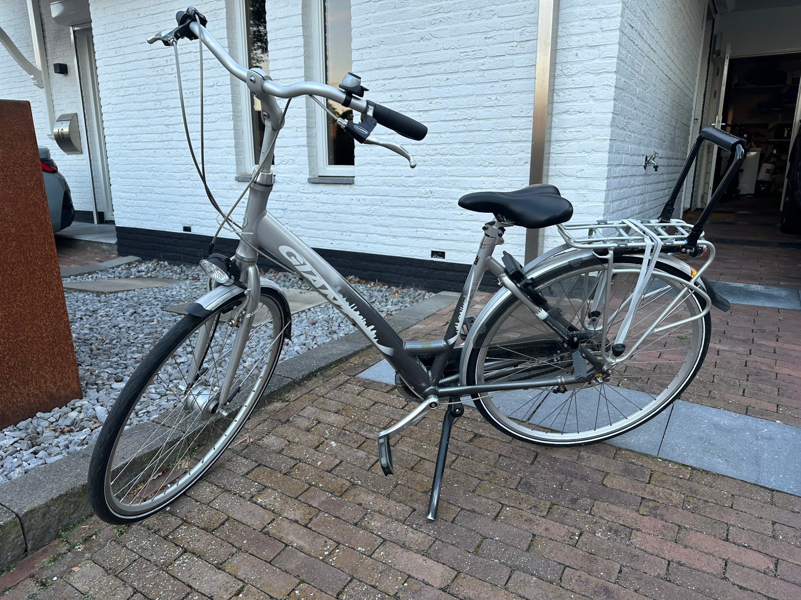 Giant damesfiets met kinderaccessoires – goede staat, Fietsen en Brommers, Fietsen | Dames | Damesfietsen, Ophalen, Gebruikt, Giant