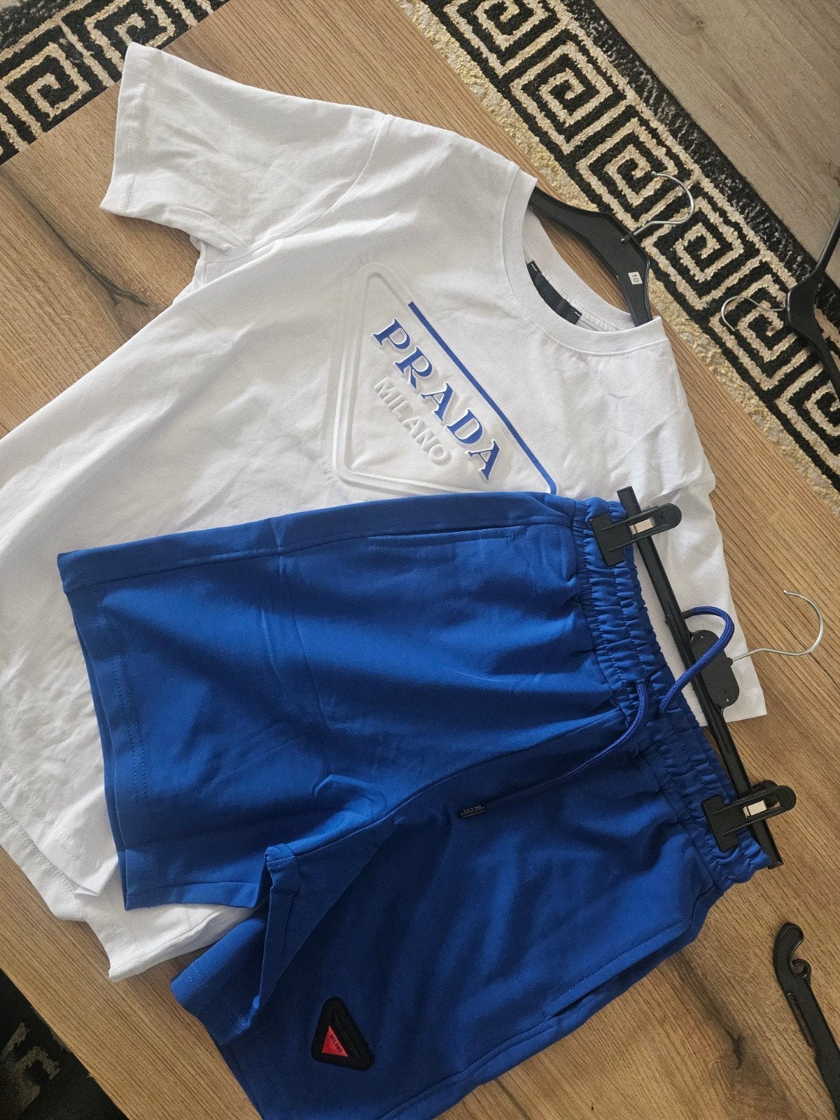 Prada Milano T-shirt en korte broek set voor kinderen, Ophalen of Verzenden, Zo goed als nieuw, Prada Milano, Jongen of Meisje