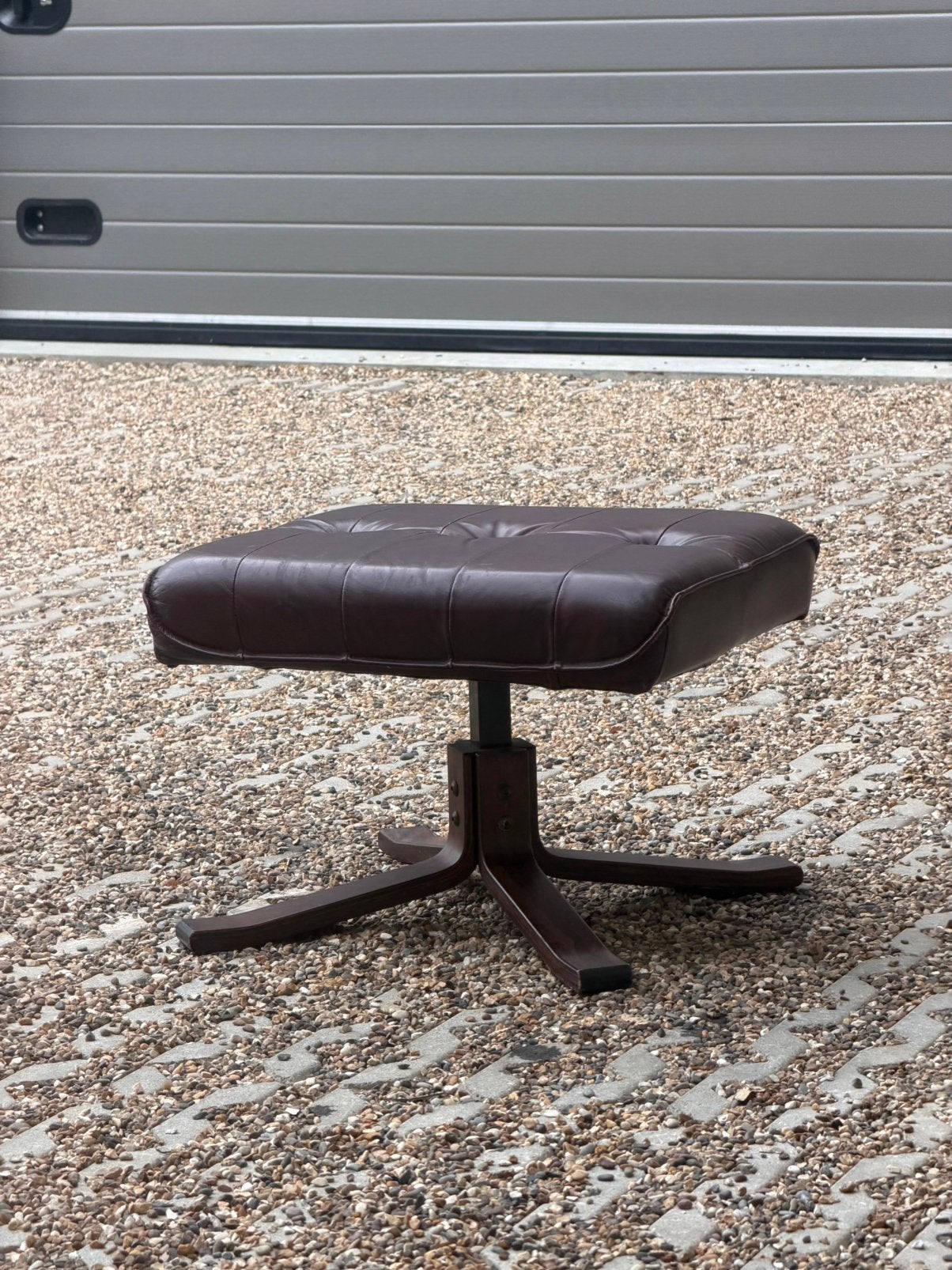 Vintage Scandinavische burgundy poef, Ophalen, Rond, Minder dan 50 cm