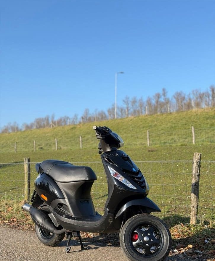 Piaggio zip sp h2o, Ophalen, Zo goed als nieuw, Benzine, Zip