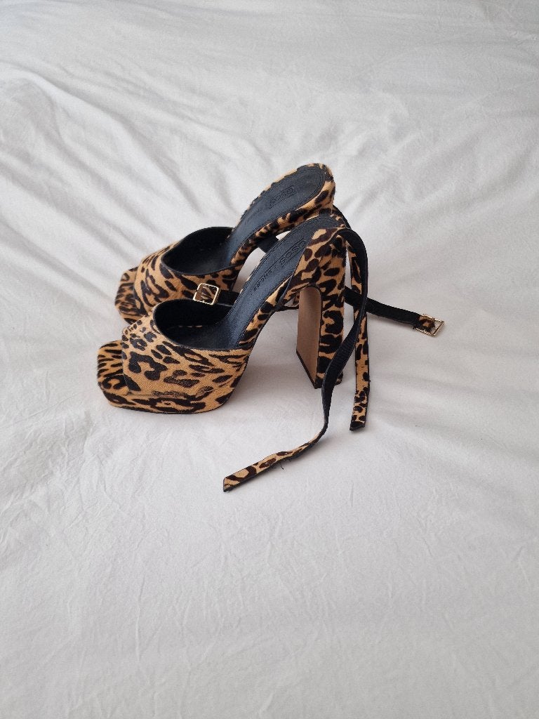 Hakken met print, Zwart, Nieuw, Ophalen of Verzenden, Schoenen met hoge hakken