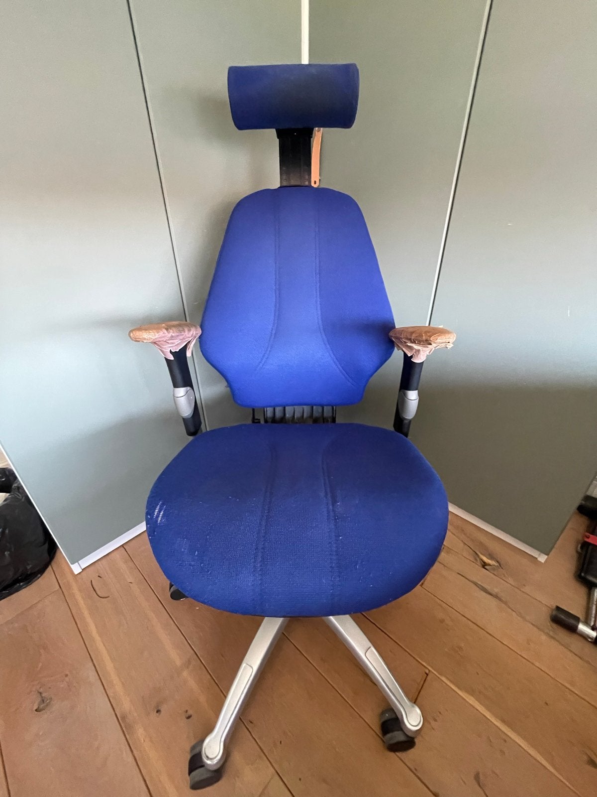 RH Logic 300 Bureaustoel met arm- en hoofdsteunen, Ophalen, Gebruikt, Blauw, Bureaustoel