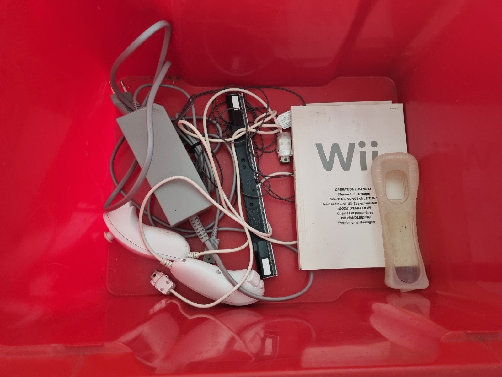 Wii Console met accessoires en 2 controllers, Spelcomputers en Games, Ophalen, Gebruikt, Met 2 controllers