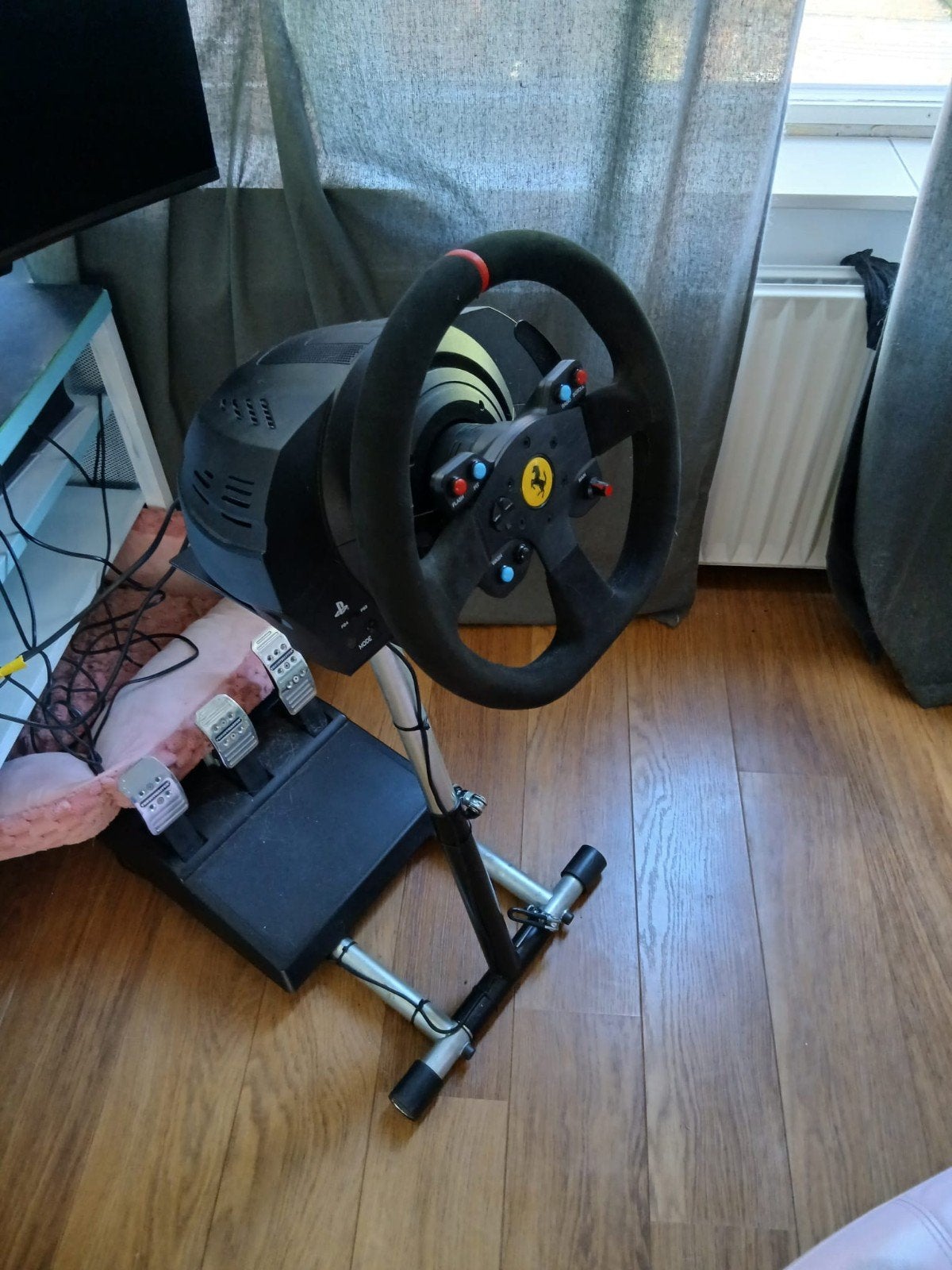 Thrustmaster T300 Ferrari  Alcantara Edition +wheelstand pro, Spelcomputers en Games, Spelcomputers | Overige Accessoires, Zo goed als nieuw