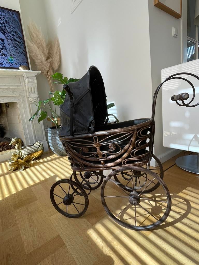 Antique victorian wicker doll stroller, Antiek en Kunst, Ophalen of Verzenden