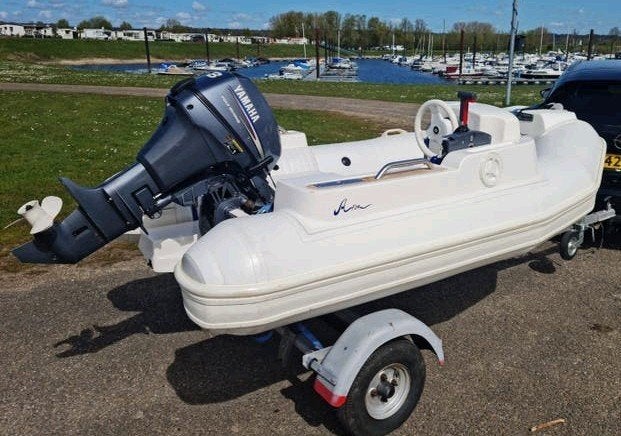 Ribboot met console, inclusief motor en  trailer, Watersport en Boten, Ophalen, Gebruikt, PVC, Brandstoftank