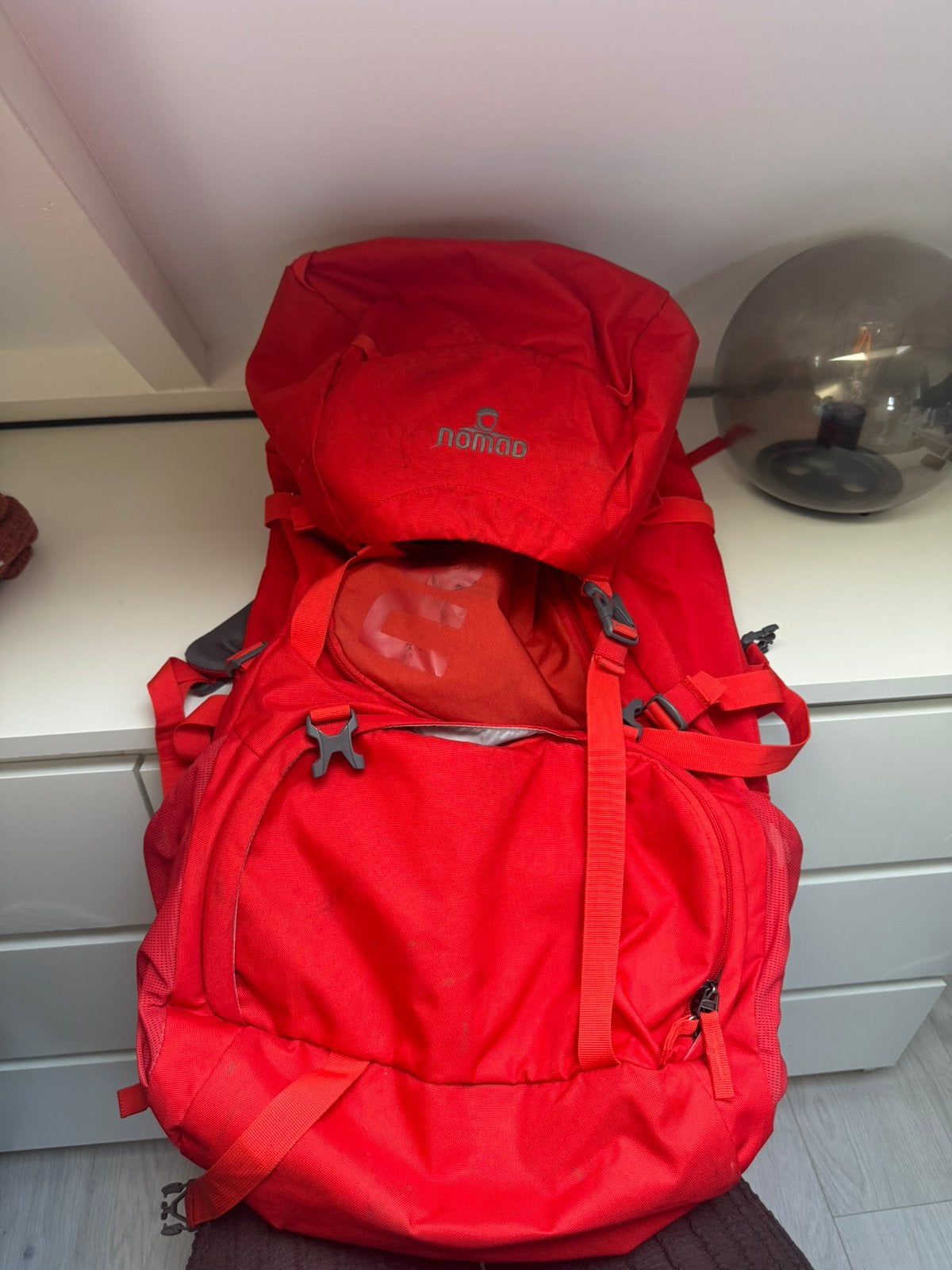 Backpack van Nomad 70L, Ophalen, Zo goed als nieuw, Rood, 30 cm of meer