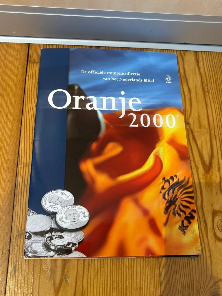 Oranje 2000 muntencollectie album, Ophalen of Verzenden, Gebruikt, Buitenlandse clubs, Boek of Tijdschrift