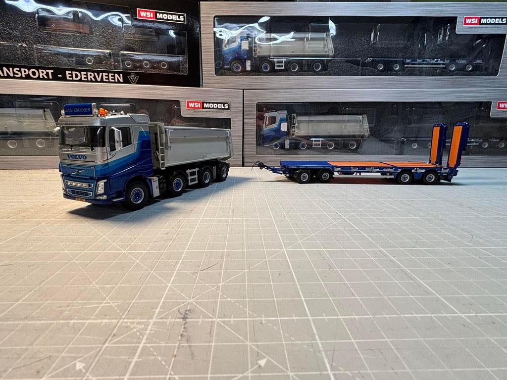 NIEUW IN DOOS Jan Bakker Volvo kipper met dieplader WSI 1:50, Ophalen of Verzenden, Nieuw, Bus of Vrachtwagen