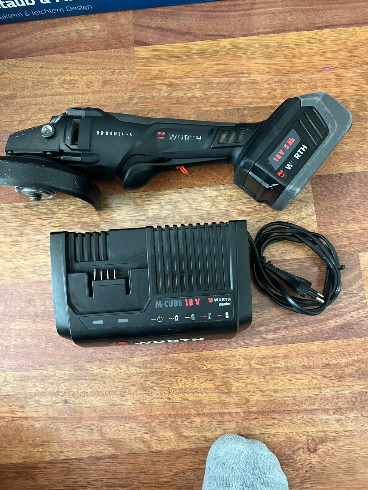 Wurth accu slijptol, Ophalen of Verzenden, Zo goed als nieuw, Minder dan 600 watt, Vlakschuurmachine