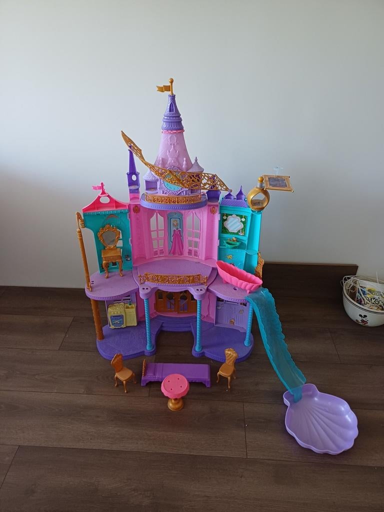 Disney Barbie Prinsessen Kasteel met Meubels en Glijbaan, Ophalen, Barbie