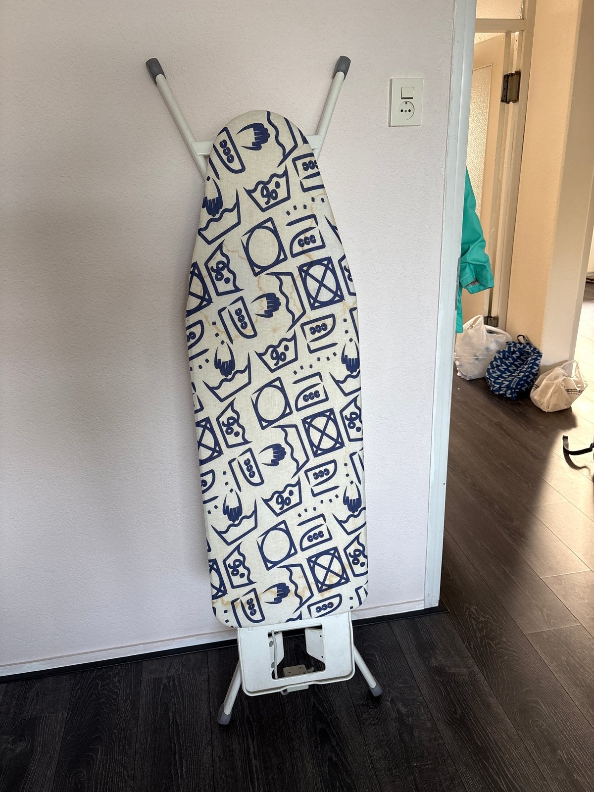 Strijkplank met strijkijzer - Complete set, Ophalen, Gebruikt, Strijkijzer met snoer