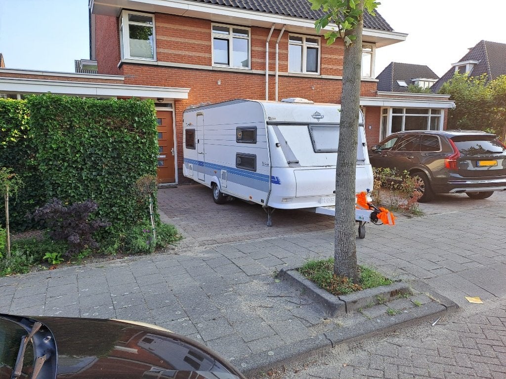 Hobby De Luxe 540UK | STAPELBED | Mover | Voortent | Luifel, Caravans en Kamperen, Caravans, Schokbreker, Rondzit, Hobby, 7 tot 8 meter