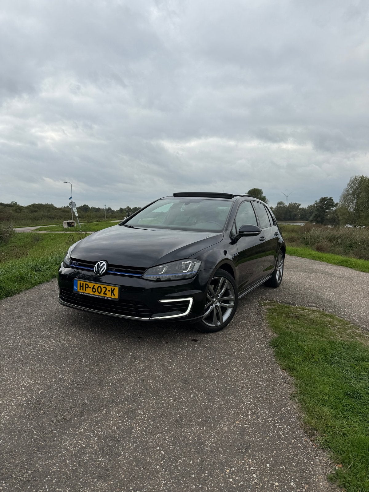 Volkswagen Golf GTE 1.4 TSI | Pano | Keyless | CarPlay | NAP, Dealer onderhouden, Stof, Lichtsensor, Zwart