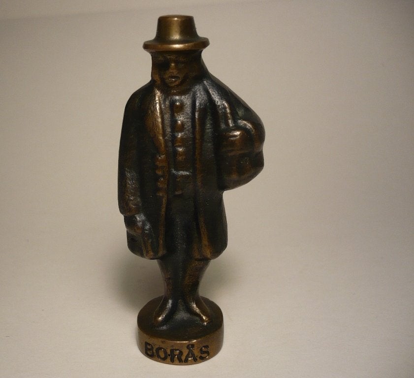 061-Klein beeldje "Boras" van brons "messing", man figuur., Ophalen of Verzenden, Brons