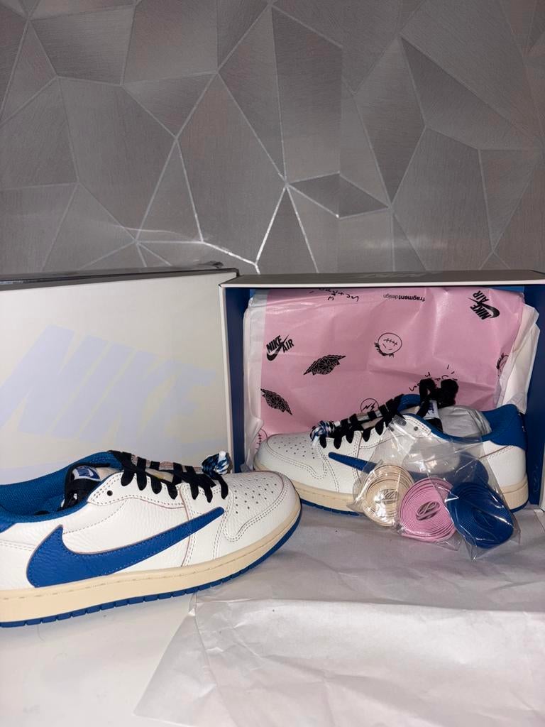Nike Air Jordan 1 Low Travis Scott fragment, Kinderen en Baby's, Ophalen of Verzenden, Nieuw, Jongen of Meisje, Schoenen
