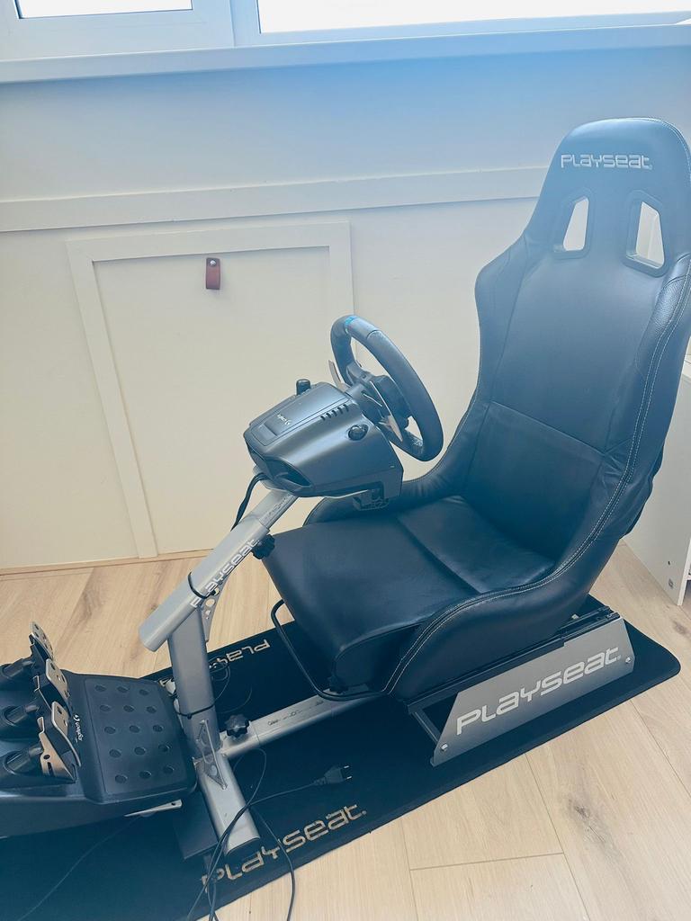 Logitech racestuur en Playseat voor PlayStation, Spelcomputers en Games, Ophalen, Zo goed als nieuw, Playseat of Racestoel, PlayStation 3