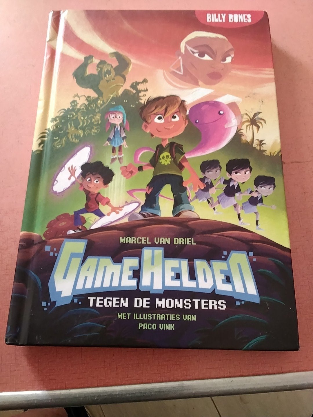 Marcel van driel game helden tegen de monsters € 7.50, Ophalen of Verzenden, Zo goed als nieuw