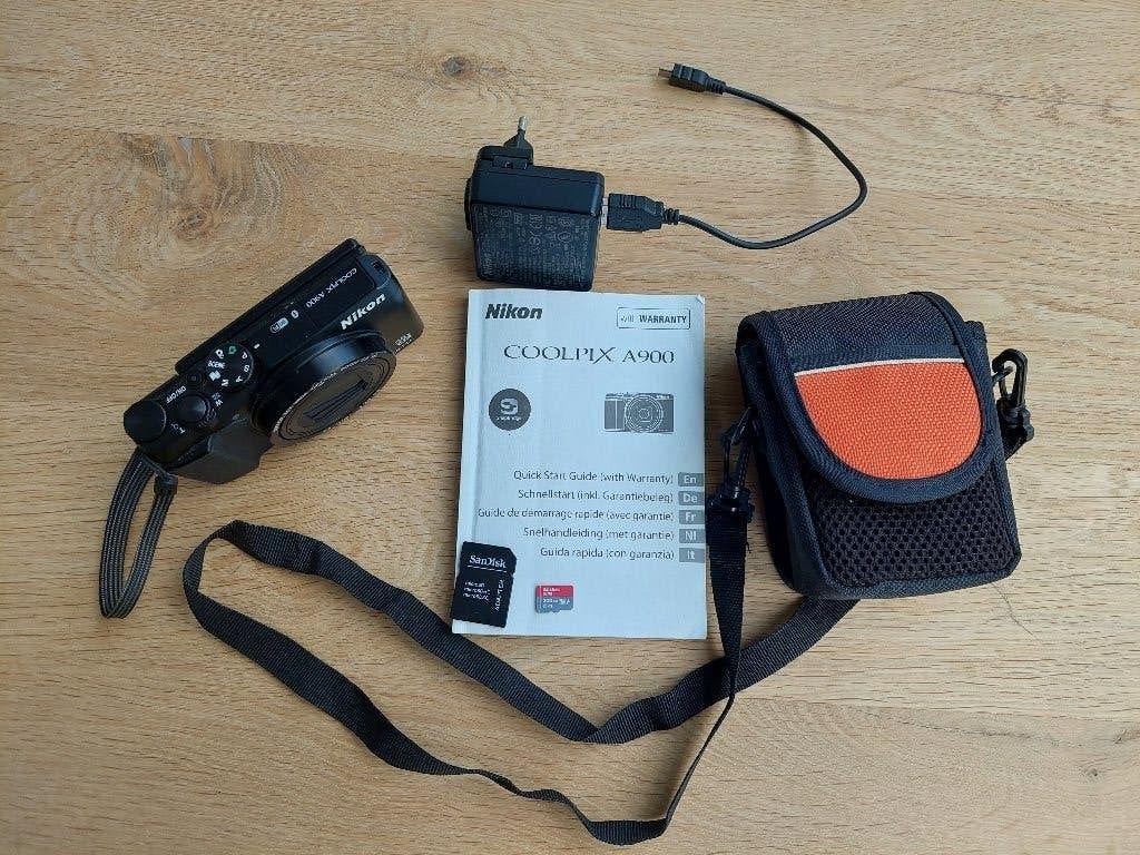 Nikon A900 in perfecte staat, Ophalen, Accu, Zo goed als nieuw, Compactcamera