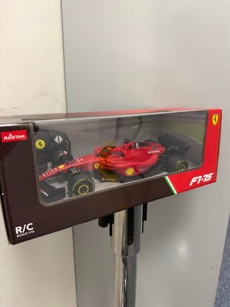 Rastar Ferrari F1-75 RC Auto Schaal 1:18 Nieuw, Overige merken, Ophalen of Verzenden, Zo goed als nieuw, Gelijkstroom