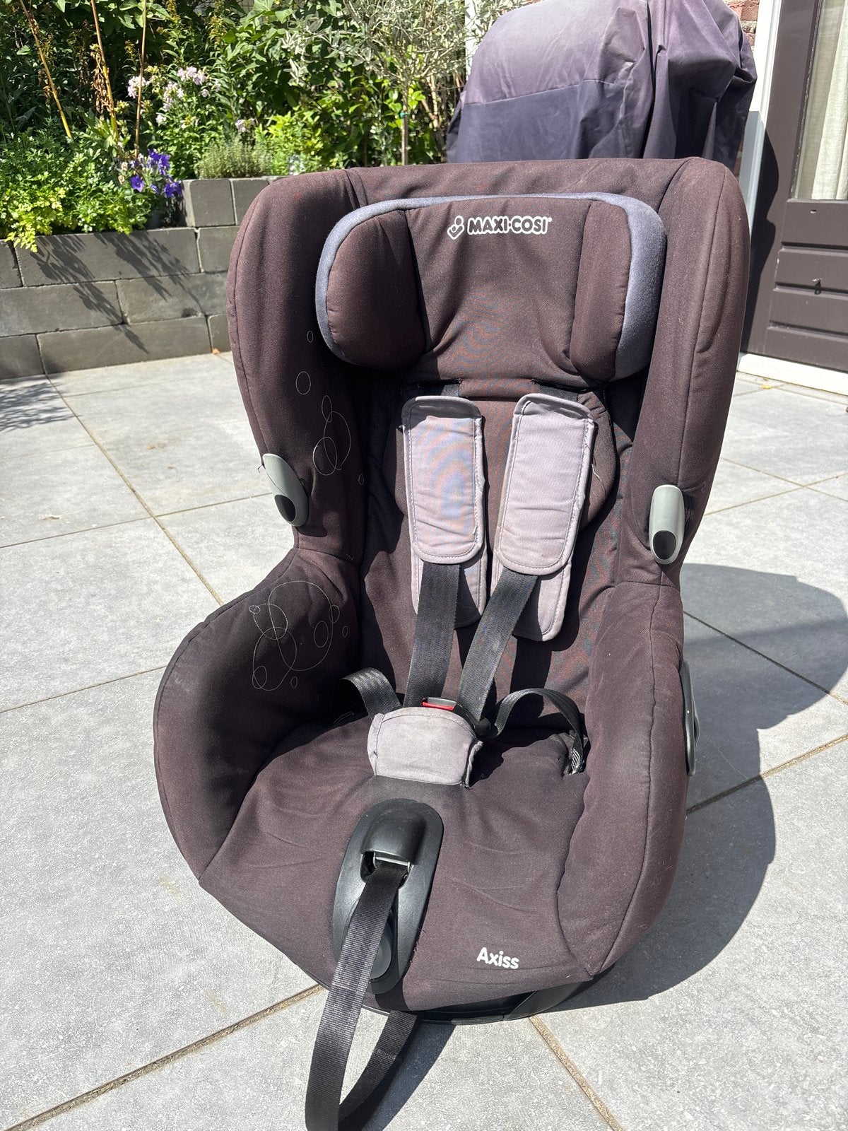 Maxi-Cosi Axiss autostoel draaibaar; met gordelbevestiging, Ophalen, Verstelbare rugleuning, 9 t/m 18 kg, Maxi-Cosi