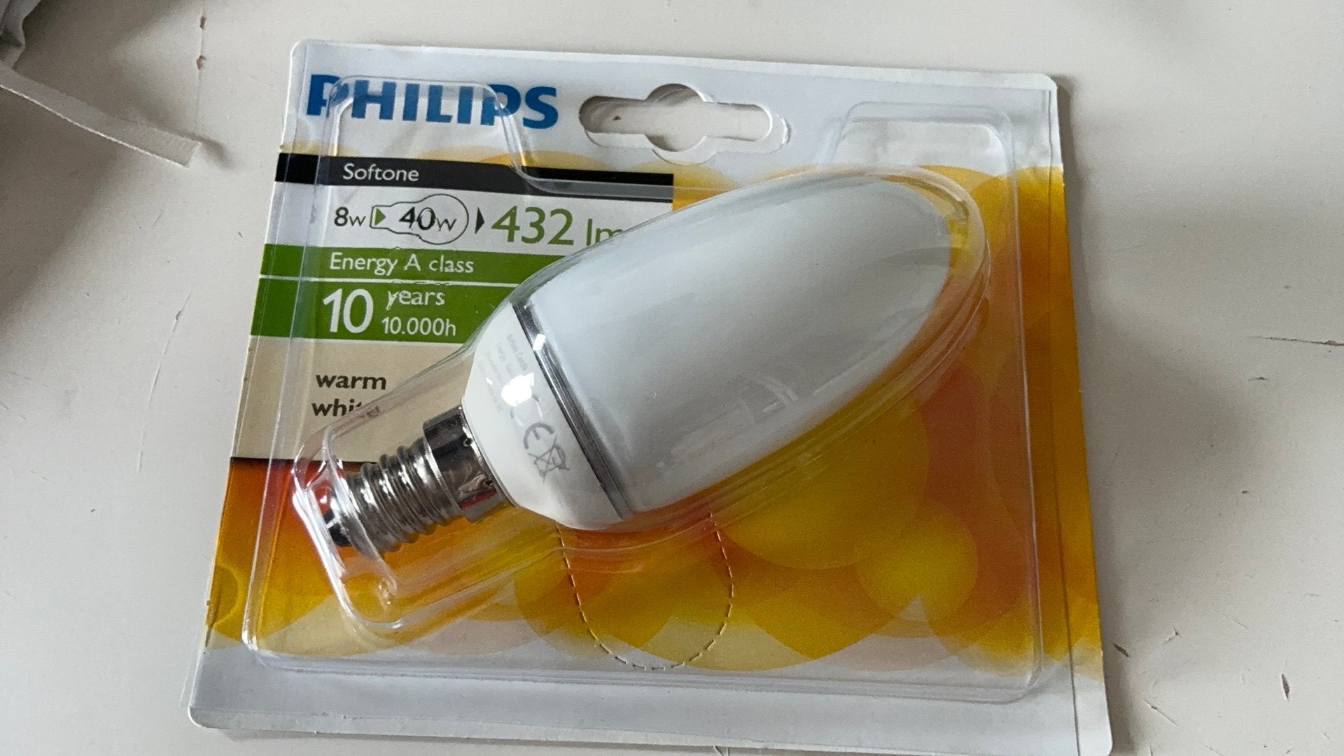 Philips softone 8 watt equivalent 40 watt E 14 fitting, Huis en Inrichting, Lampen | Losse lampen, E14 (klein), Nieuw, Ophalen of Verzenden