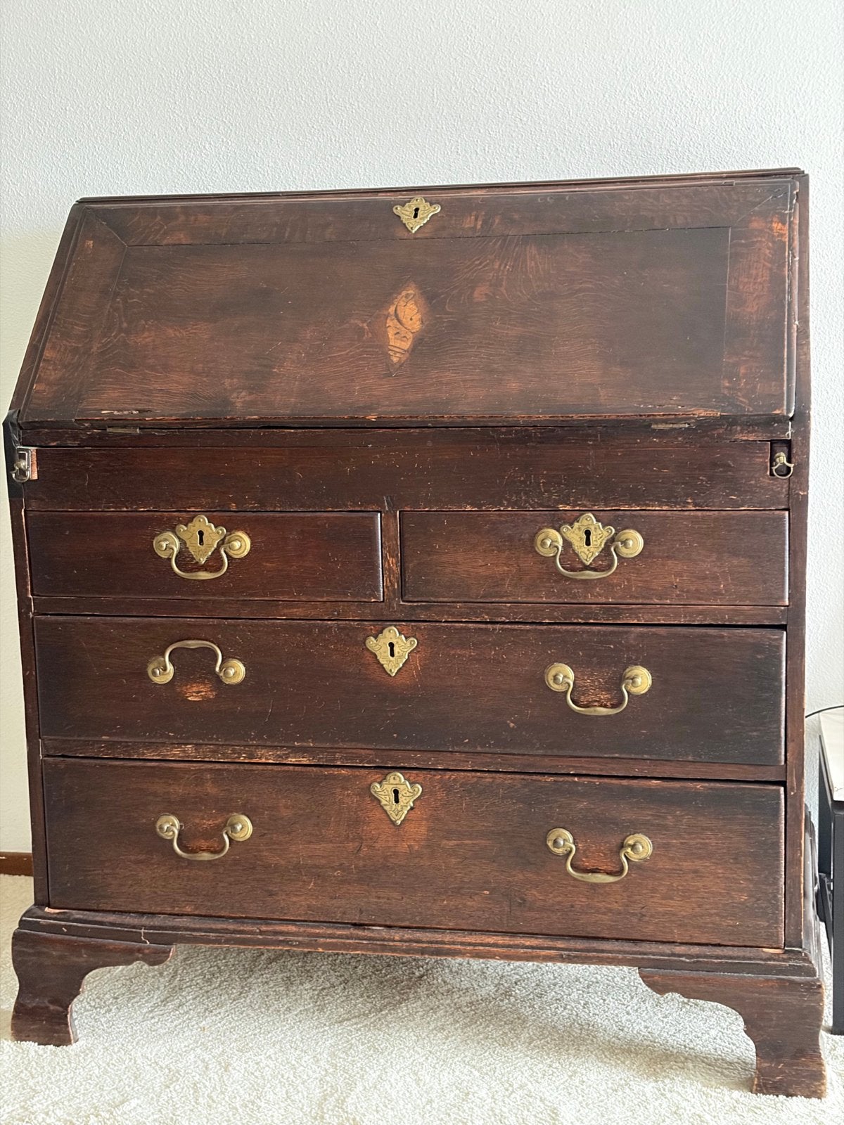 Antiek Bureau en Kast - Donker Hout met Messing Beslag, Antiek en Kunst, Ophalen of Verzenden