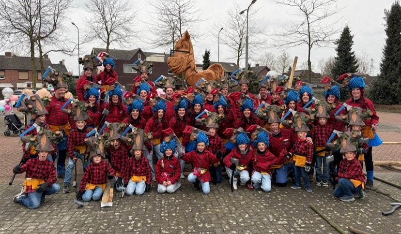 Grote loopgroep carnaval/optocht houthakkers, Ophalen, Zo goed als nieuw, Maat 46/48 (XL) of groter, Carnaval