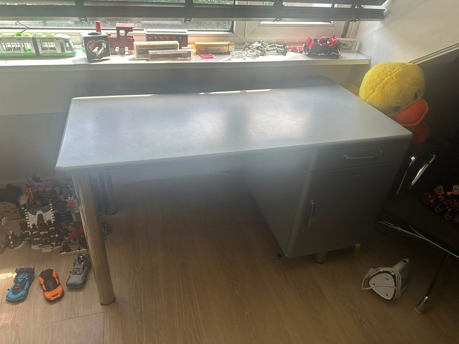 Malibu Bureau, Gebruikt, 70 cm, Overige merken, Grijs