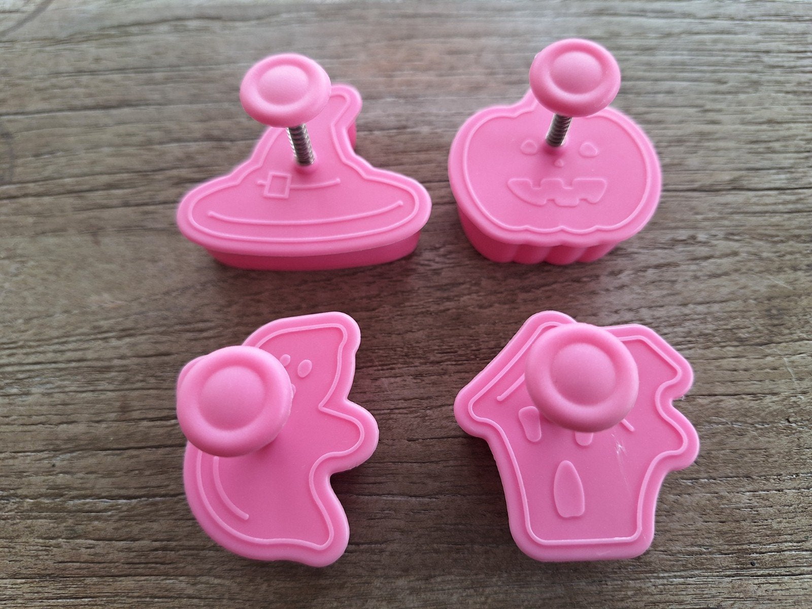Marsepein/koekjesuitstekers Halloween set., Ophalen of Verzenden, Nieuw, Cupcakes, Versiering