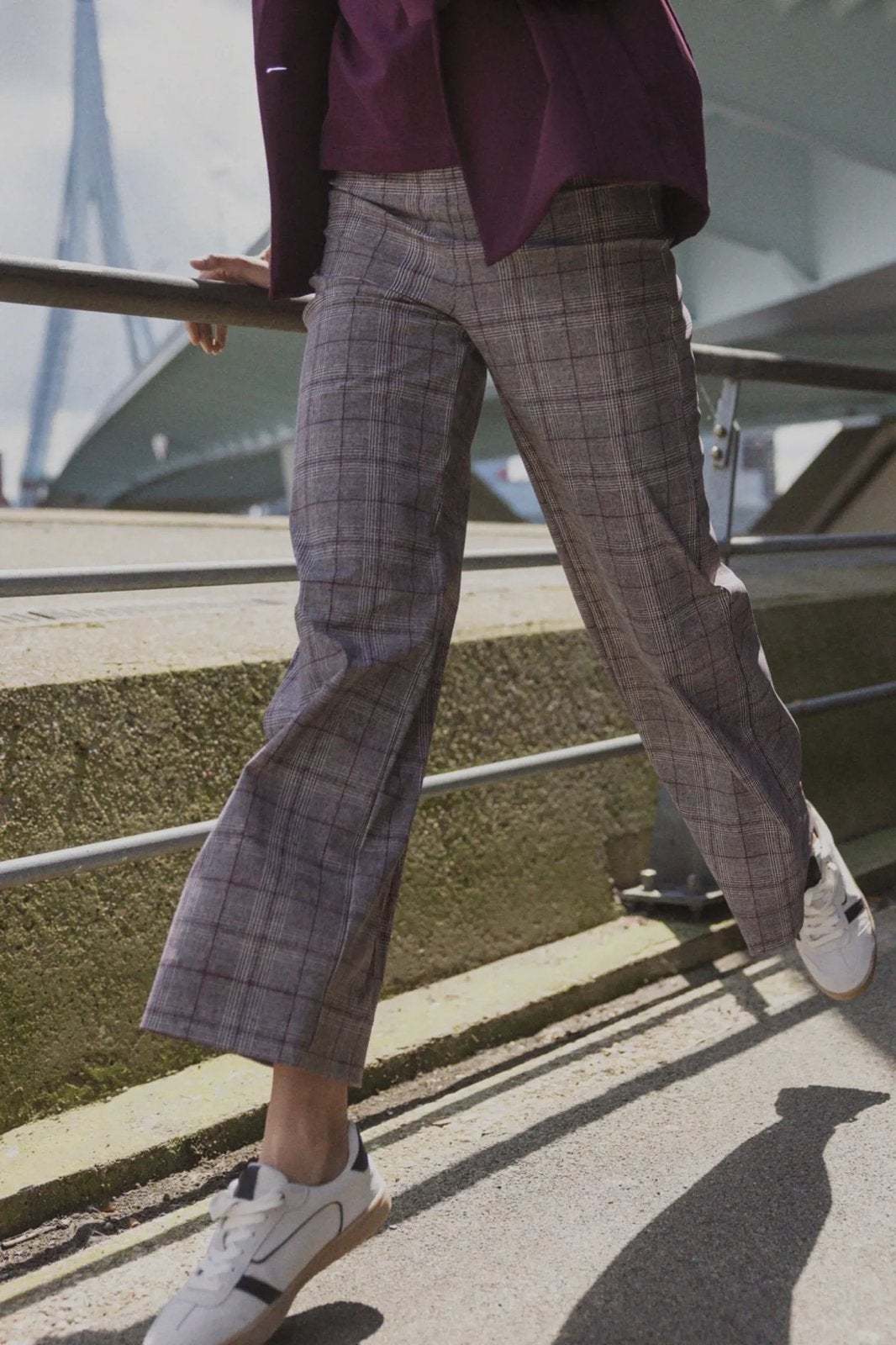 Studio Anneloes Dali check broek merlot/kit travelstof mt L, Kleding | Dames, Broeken en Pantalons, Overige kleuren, Maat 42/44 (L)