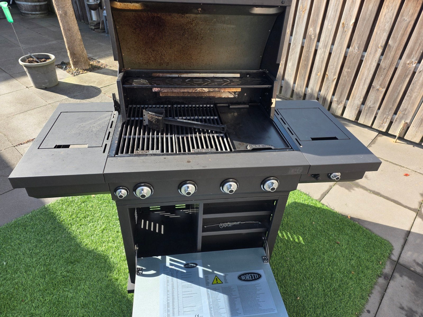 Boretti maggiore gasbarbecue met zijbrander en hoes, Tuin en Terras, Ophalen of Verzenden, Gebruikt, Boretti