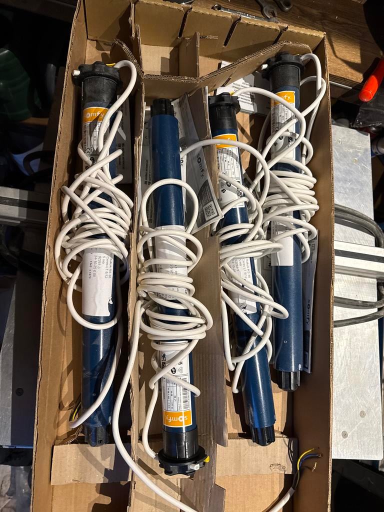 4x Somfy buismotor voor rolluik (niet draadloos), Doe-het-zelf en Verbouw, Rolluiken, Ophalen, Nieuw, Elektrische bediening