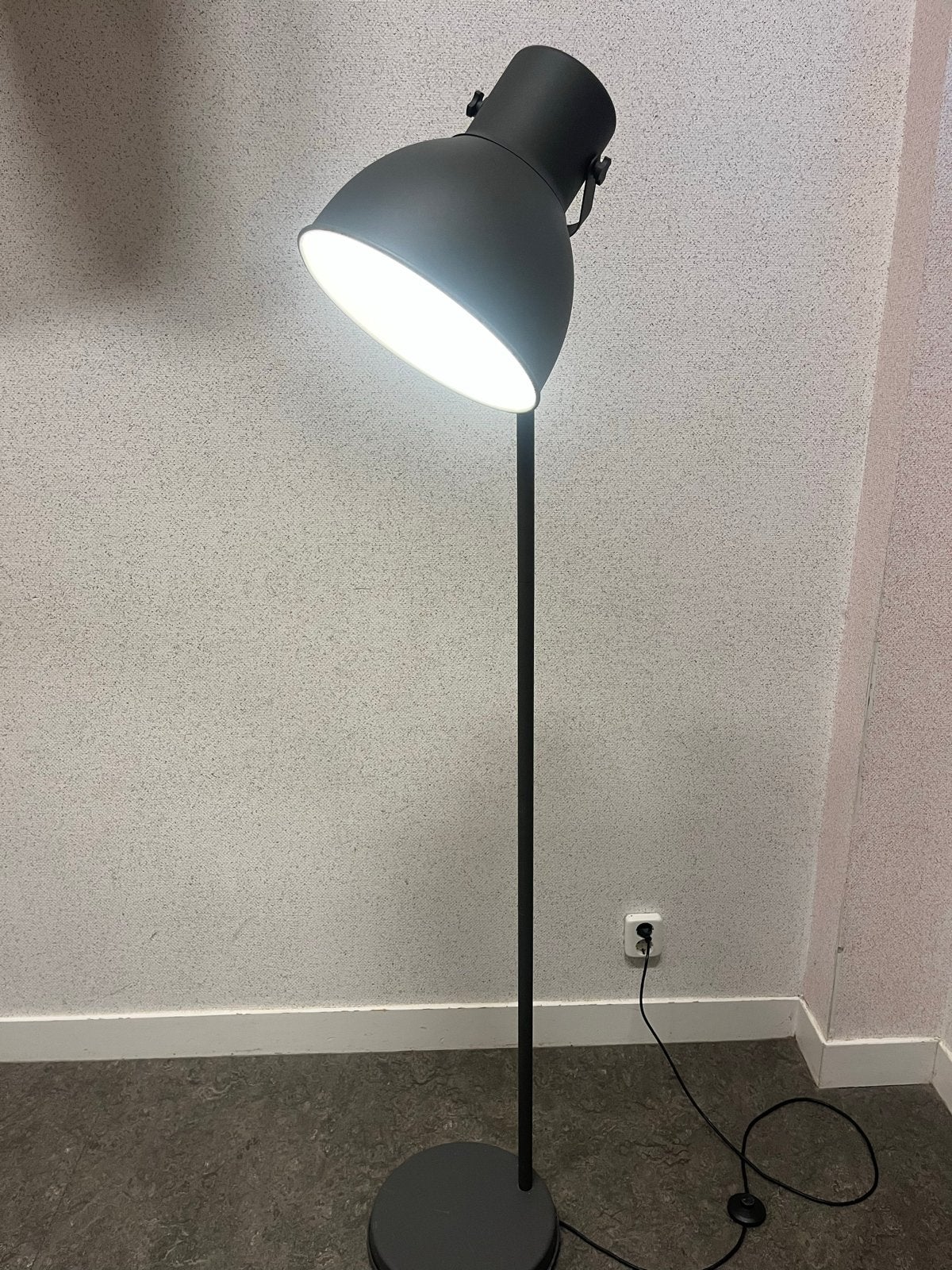 Stijlvolle staande lamp, 1.80m hoog, Ophalen, Gebruikt, Metaal, 150 tot 200 cm