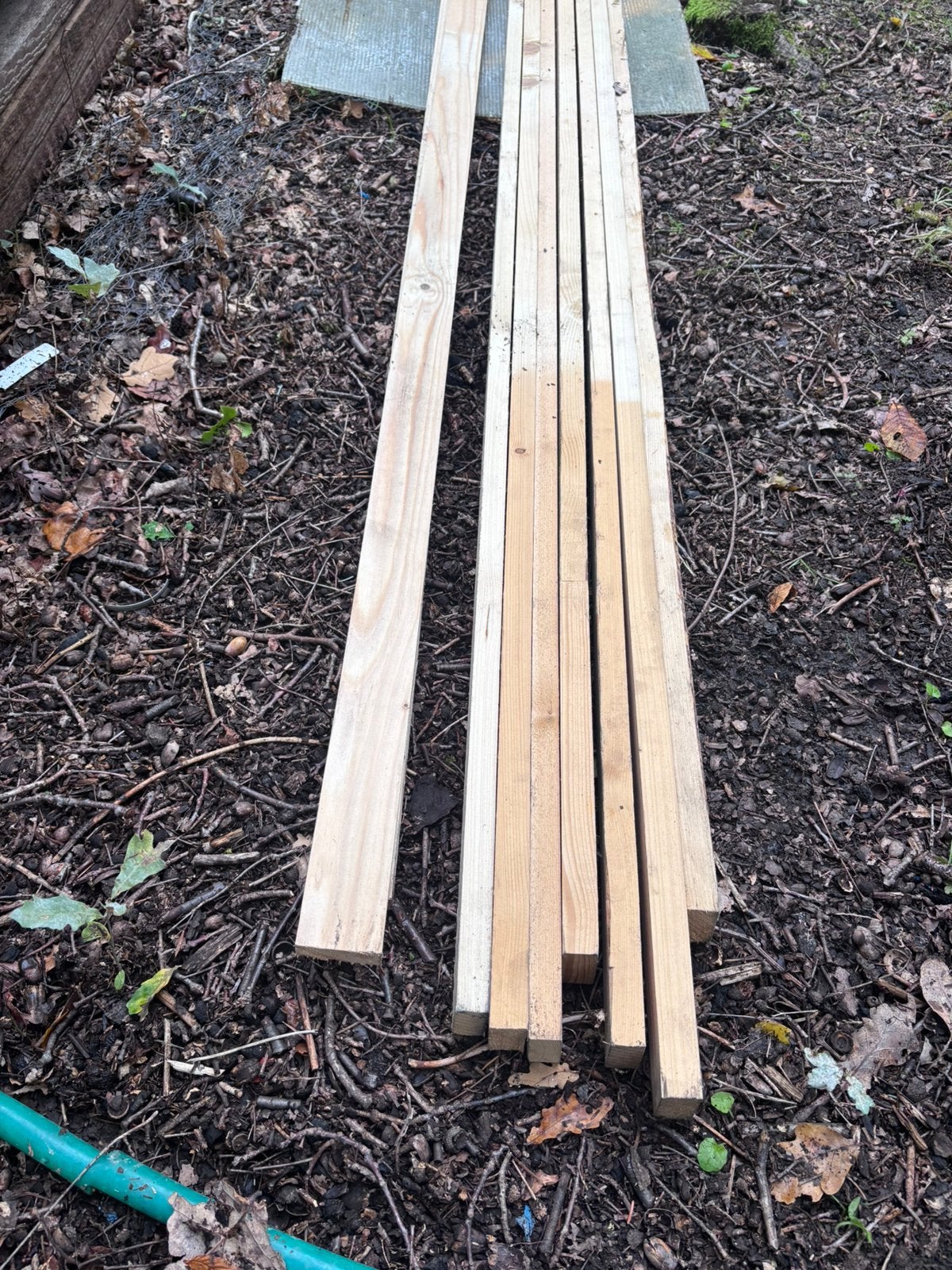 Houten latten 3 meter lang, Doe-het-zelf en Verbouw, Ophalen, Minder dan 25 mm, Zo goed als nieuw, 250 tot 300 cm