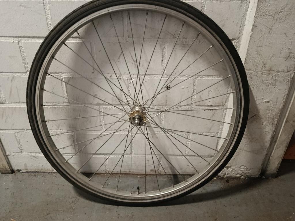 Stadsfiets voorwiel 28 inch met en zonder trommelrem, Fietsen en Brommers, Fietsonderdelen, Overige materialen, Zo goed als nieuw