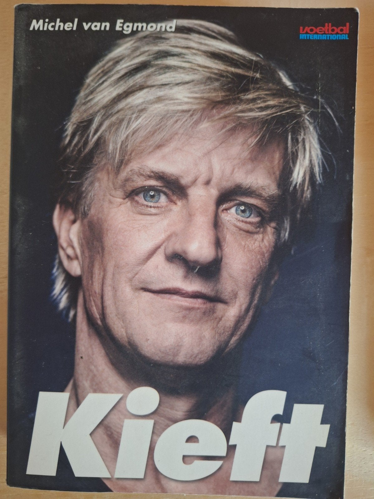 Kieft - Michel van Egmond (Voetbal International), Ophalen of Verzenden, Gelezen, Michel van Egmond, Sport