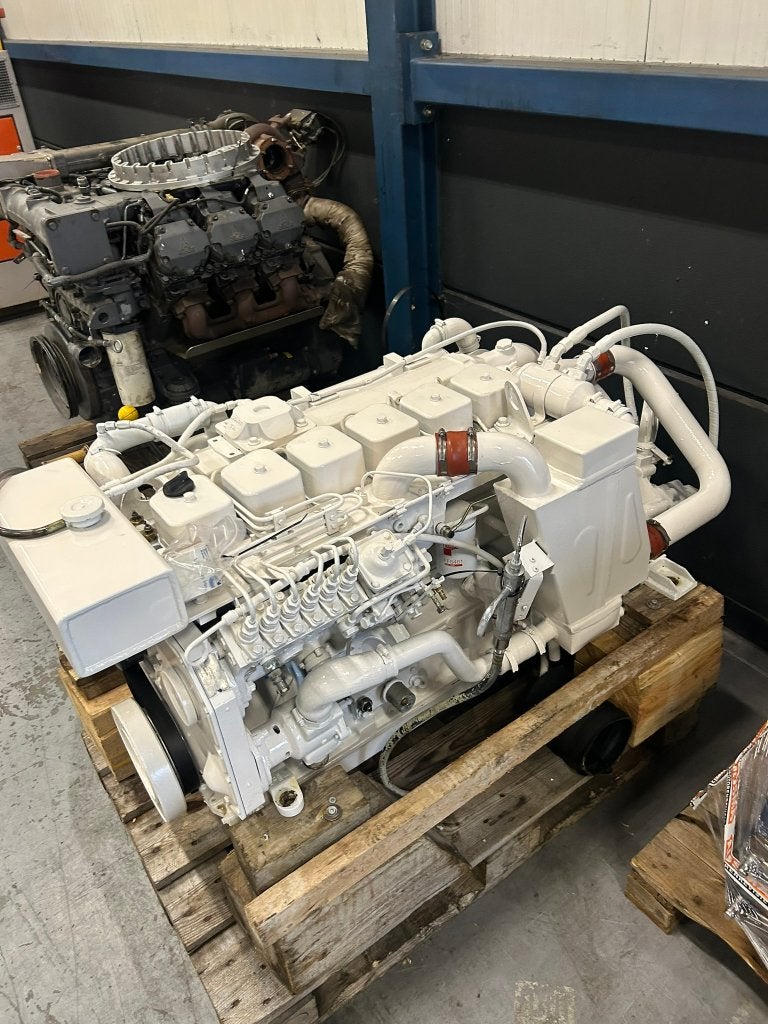 Foto 10 van Willard Marine Tender 35ft Mk7 - EPOXY - NEW engine