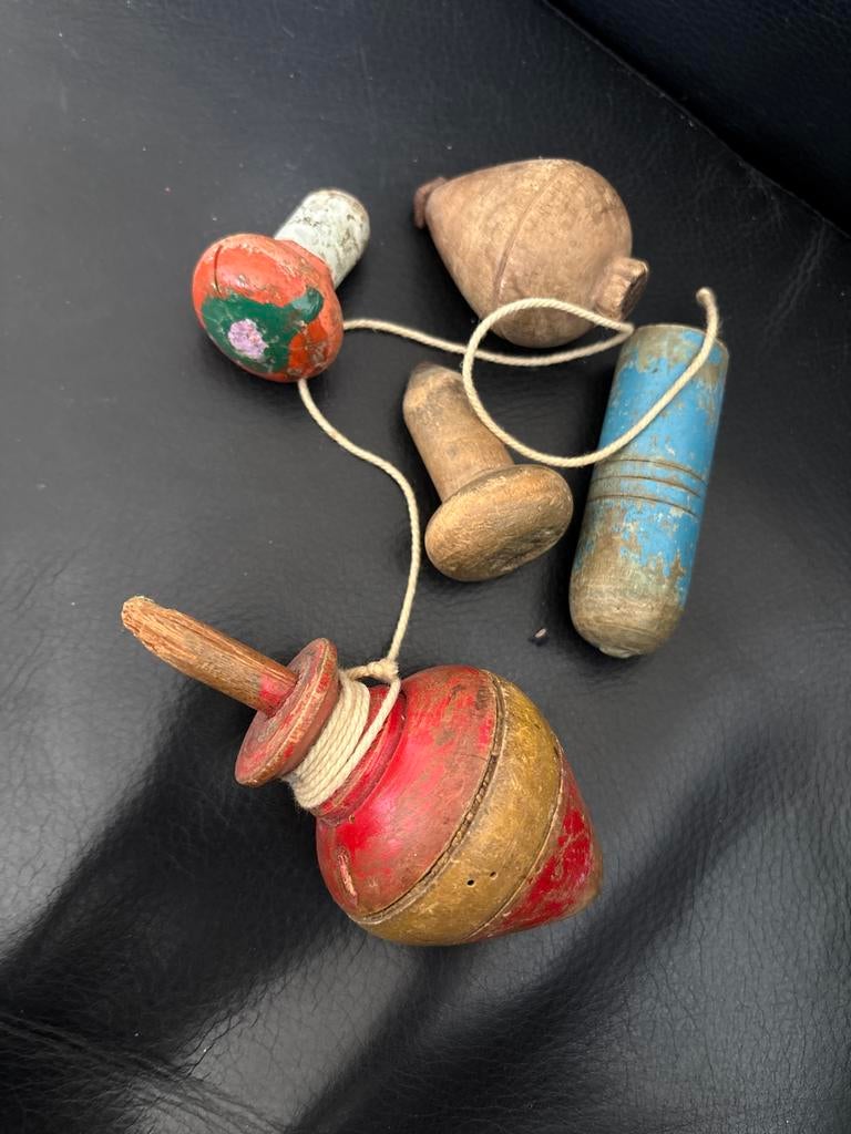 Vintage Houten Speelgoed Set: Tollen en Jojo, Antiek en Kunst, Antiek | Speelgoed, Ophalen of Verzenden