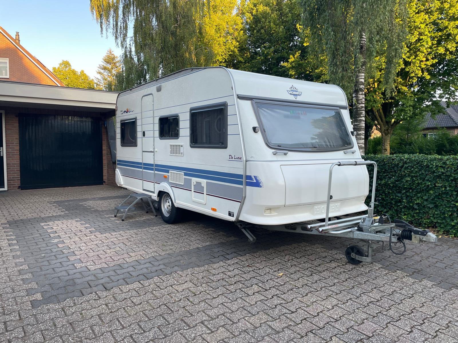 Hobby De Luxe 450 UB caravan incl. mover & voortent/luifel, Schokbreker, Rondzit, Hobby, Particulier