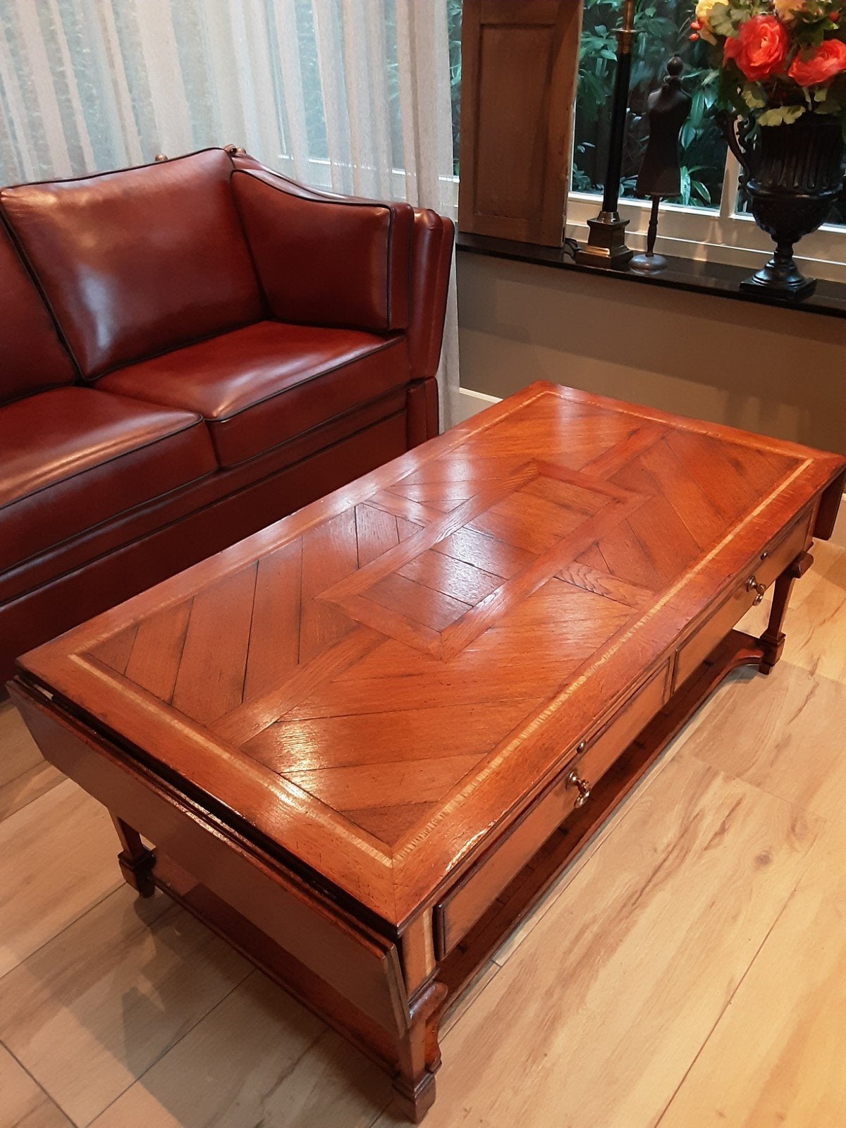 Klassieke salontafel met lade en plankjes en bijzettafel, Ophalen, Gebruikt, Rechthoekig, 75 cm of meer